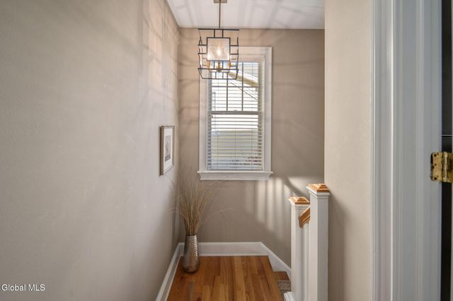 7 N Park Alley, Saratoga Springs, NY 12866