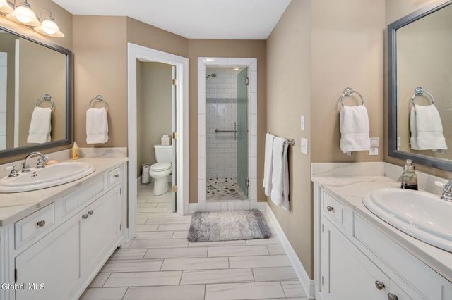 7 N Park Alley, Saratoga Springs, NY 12866