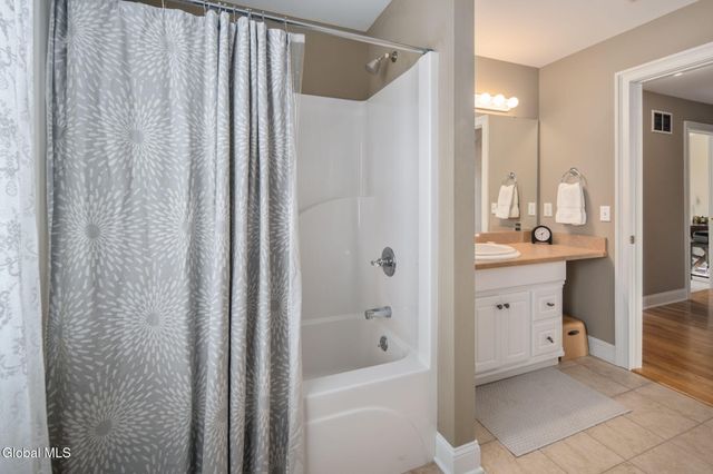 7 N Park Alley, Saratoga Springs, NY 12866