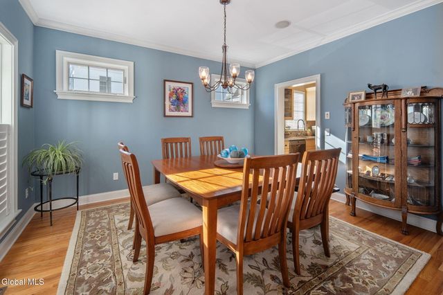 7 N Park Alley, Saratoga Springs, NY 12866