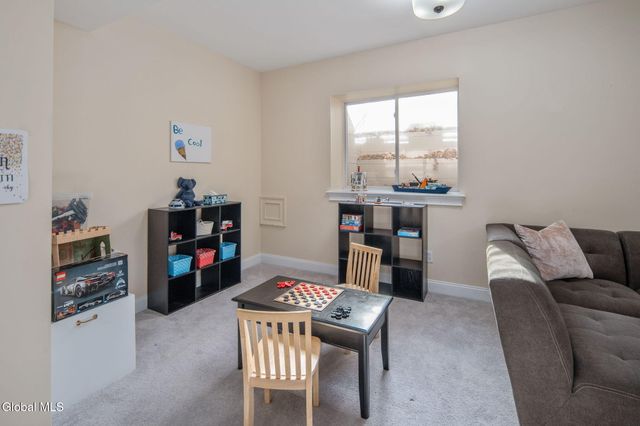 7 N Park Alley, Saratoga Springs, NY 12866