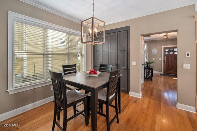 7 N Park Alley, Saratoga Springs, NY 12866