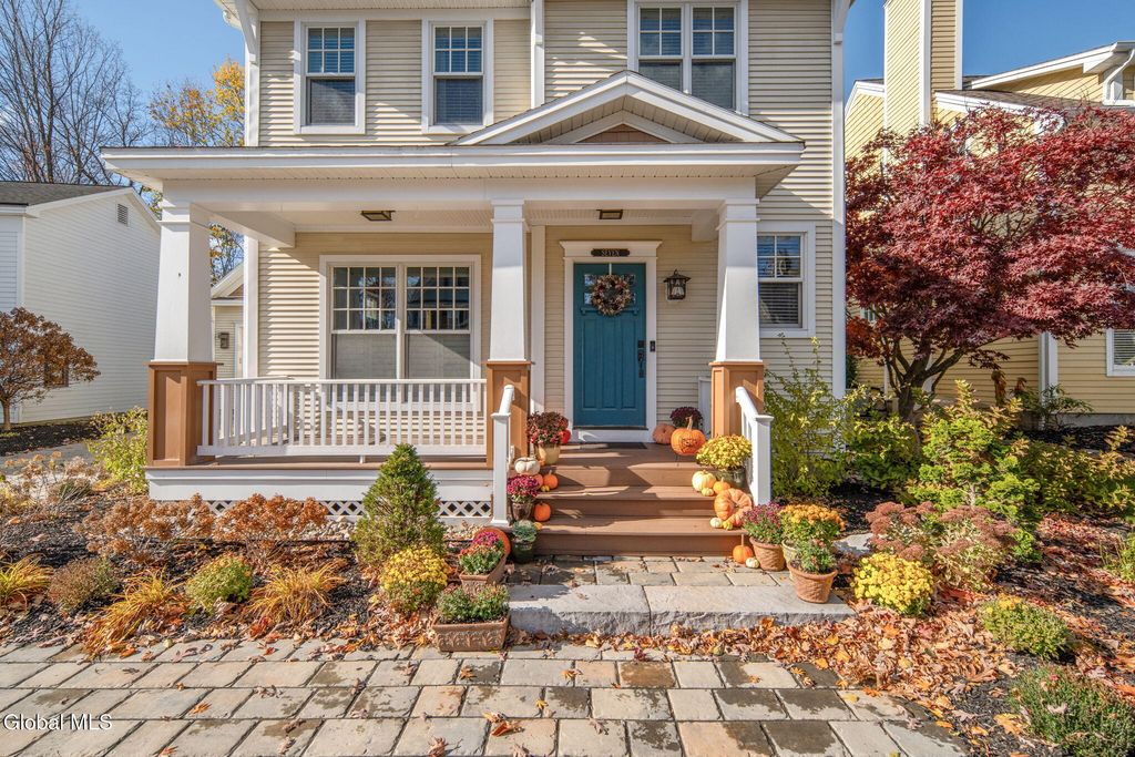 7 N Park Alley, Saratoga Springs, NY 12866