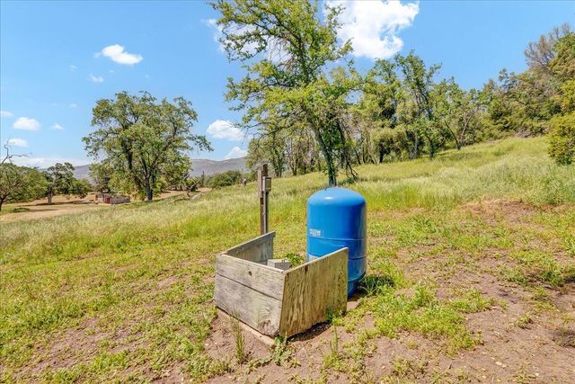 45171 Balch Park Road, Springville, CA 93265