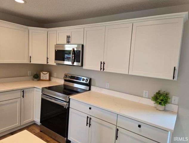 5317 Stellhorn Road, Fort Wayne, IN 46815