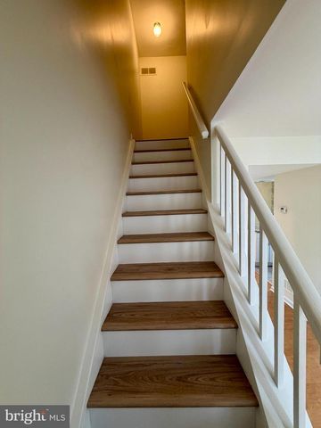 135 WHITBURN PL, Newark, DE 19702