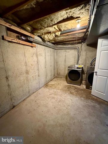 135 WHITBURN PL, Newark, DE 19702