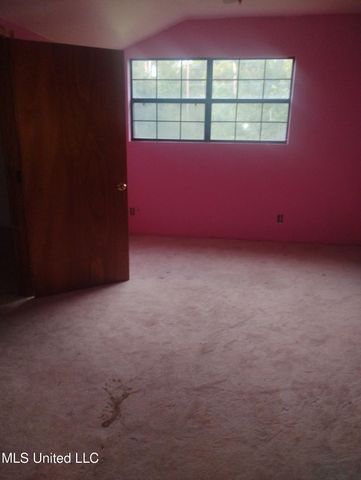 22492 Meaut Road, Pass Christian, MS 39571
