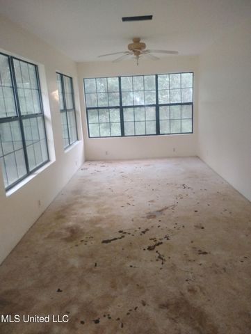 22492 Meaut Road, Pass Christian, MS 39571