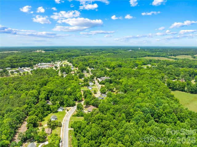 636 Hart Street, Heath Springs, SC 29058