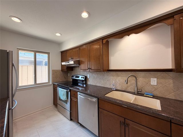 5803 Valley Forge Drive 95, Houston, TX 77057