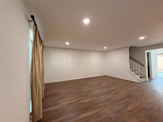 5803 Valley Forge Drive 95, Houston, TX 77057