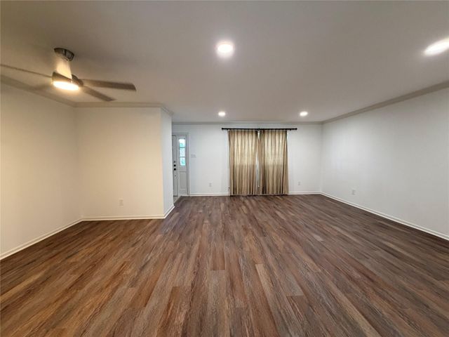 5803 Valley Forge Drive 95, Houston, TX 77057