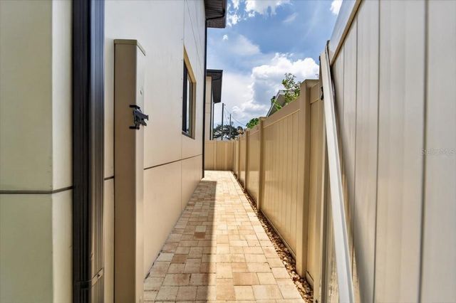 2501 W NORTH A STREET B, Tampa, FL 33609