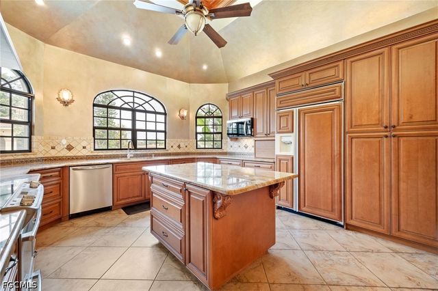 16100 N River RD, Alva, FL 33920