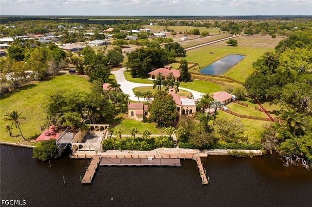 16100 N River RD, Alva, FL 33920