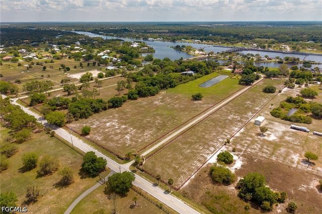 16100 N River RD, Alva, FL 33920