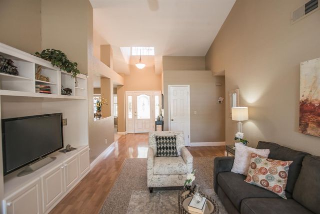 9513 Laguna Lake Way, Elk Grove, CA 95758