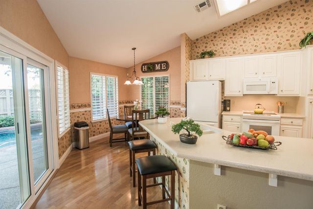 9513 Laguna Lake Way, Elk Grove, CA 95758