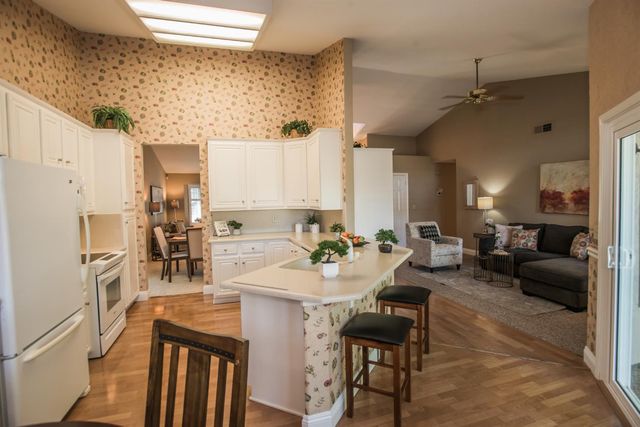 9513 Laguna Lake Way, Elk Grove, CA 95758