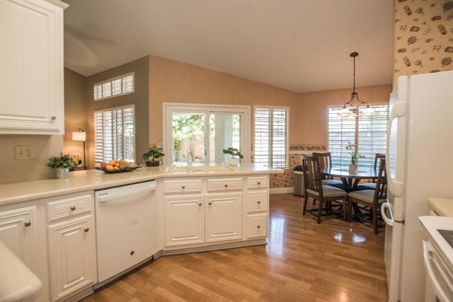 9513 Laguna Lake Way, Elk Grove, CA 95758