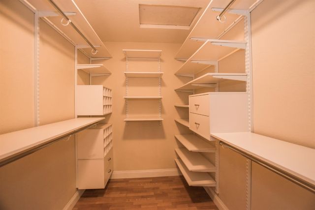 9513 Laguna Lake Way, Elk Grove, CA 95758