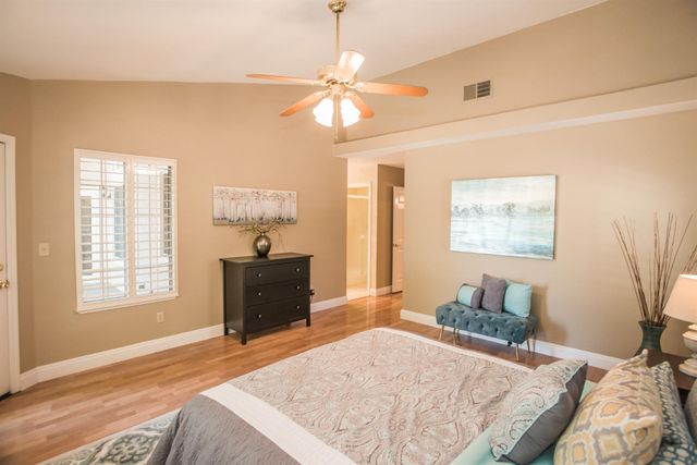 9513 Laguna Lake Way, Elk Grove, CA 95758