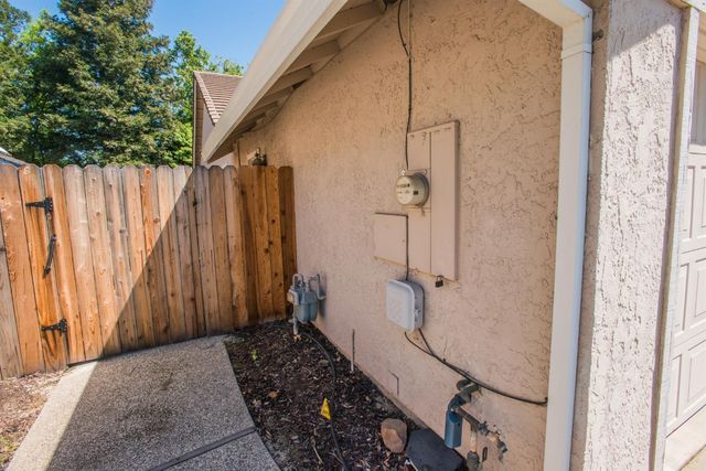 9513 Laguna Lake Way, Elk Grove, CA 95758
