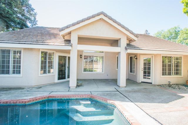 9513 Laguna Lake Way, Elk Grove, CA 95758