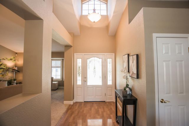 9513 Laguna Lake Way, Elk Grove, CA 95758