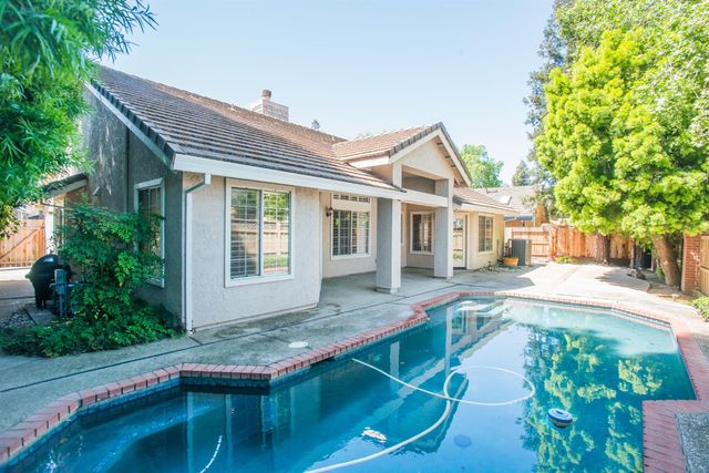 9513 Laguna Lake Way, Elk Grove, CA 95758