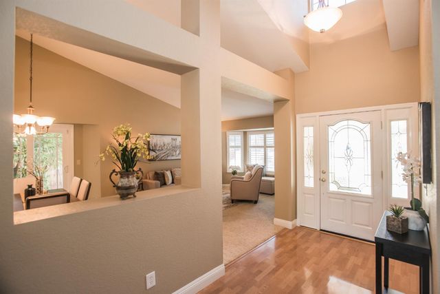 9513 Laguna Lake Way, Elk Grove, CA 95758