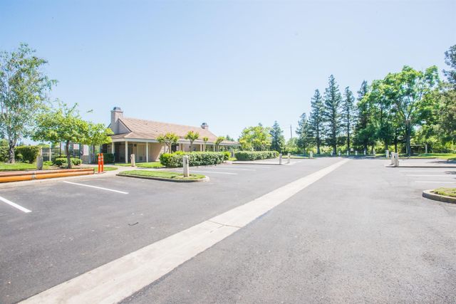 9513 Laguna Lake Way, Elk Grove, CA 95758