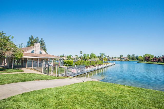 9513 Laguna Lake Way, Elk Grove, CA 95758