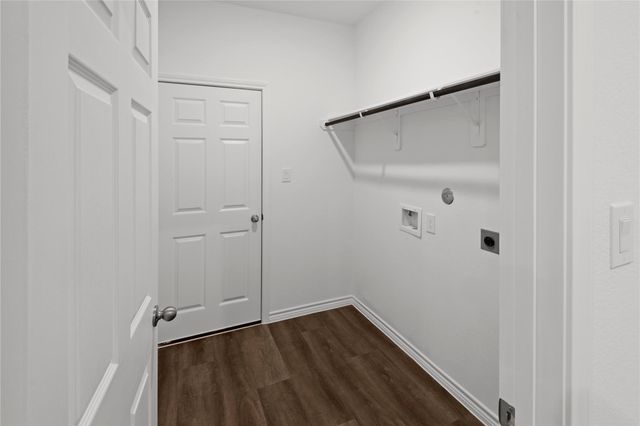 402 Cedar Chase Court, Dayton, TX 77535