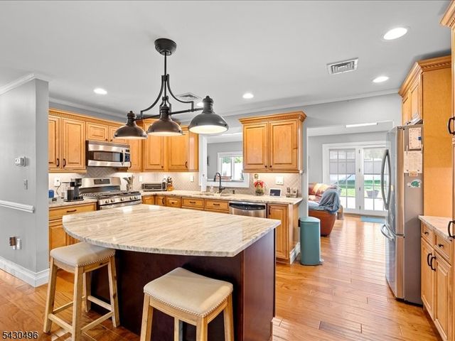71 Bergen Dr, Little Falls Twp., NJ 07424