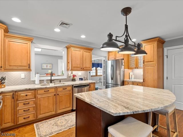 71 Bergen Dr, Little Falls Twp., NJ 07424