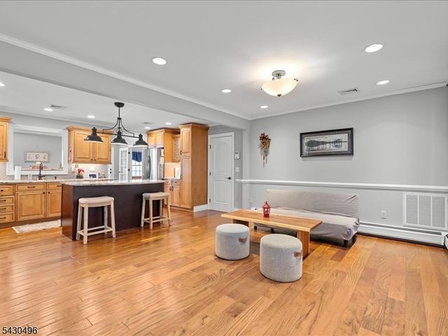 71 Bergen Dr, Little Falls Twp., NJ 07424
