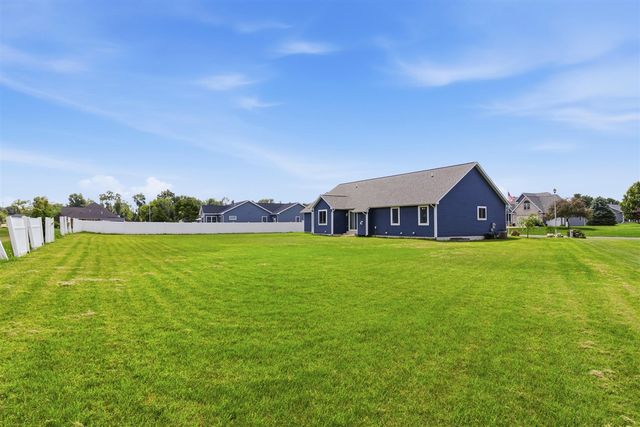 501 E Stoneridge Drive, Plainwell, MI 49080