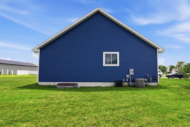501 E Stoneridge Drive, Plainwell, MI 49080