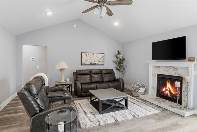 501 E Stoneridge Drive, Plainwell, MI 49080