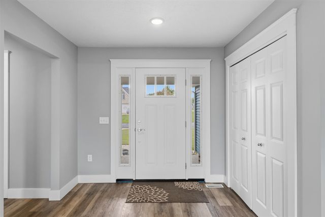 501 E Stoneridge Drive, Plainwell, MI 49080