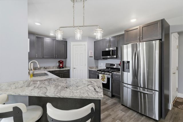 501 E Stoneridge Drive, Plainwell, MI 49080