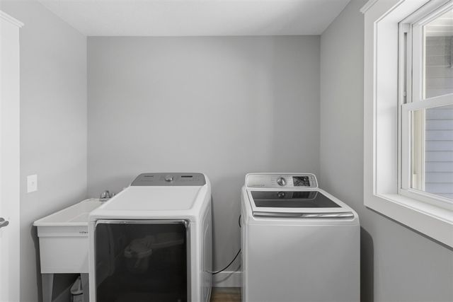 501 E Stoneridge Drive, Plainwell, MI 49080