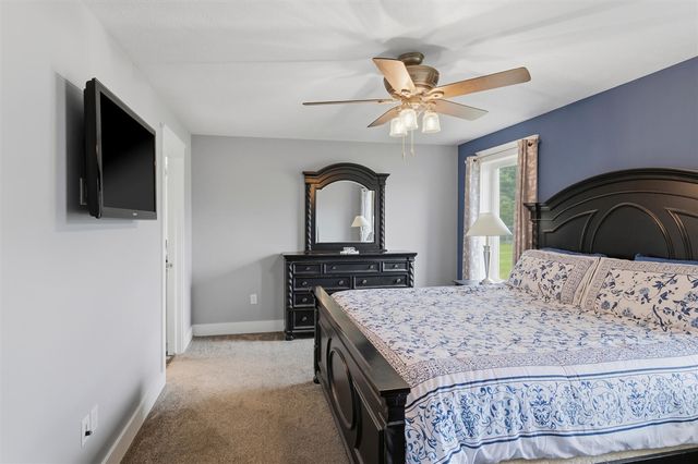 501 E Stoneridge Drive, Plainwell, MI 49080