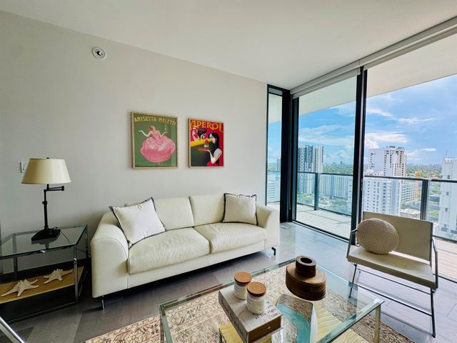 88 SW 7th Street 1606, Miami, FL 33130