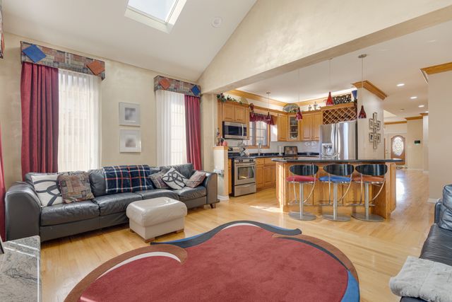 5705 S Natoma Avenue, Chicago, IL 60638