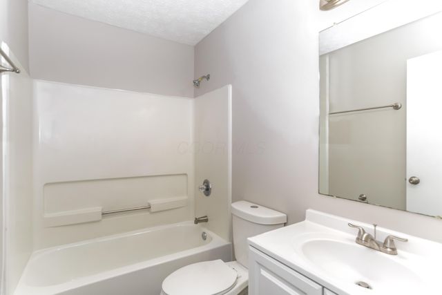 2980 Blue Moon Drive, Columbus, OH 43232