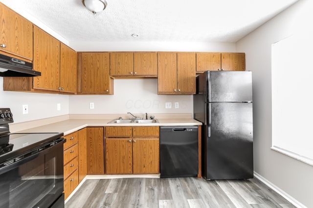 2980 Blue Moon Drive, Columbus, OH 43232