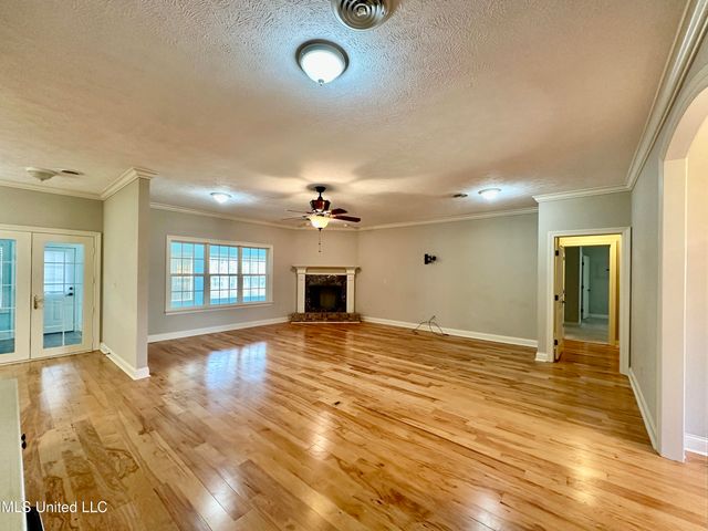 109 Grande Oaks Drive, Byram, MS 39272